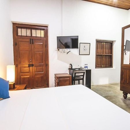 Thambu Illam Hotel Jaffna Bagian luar foto