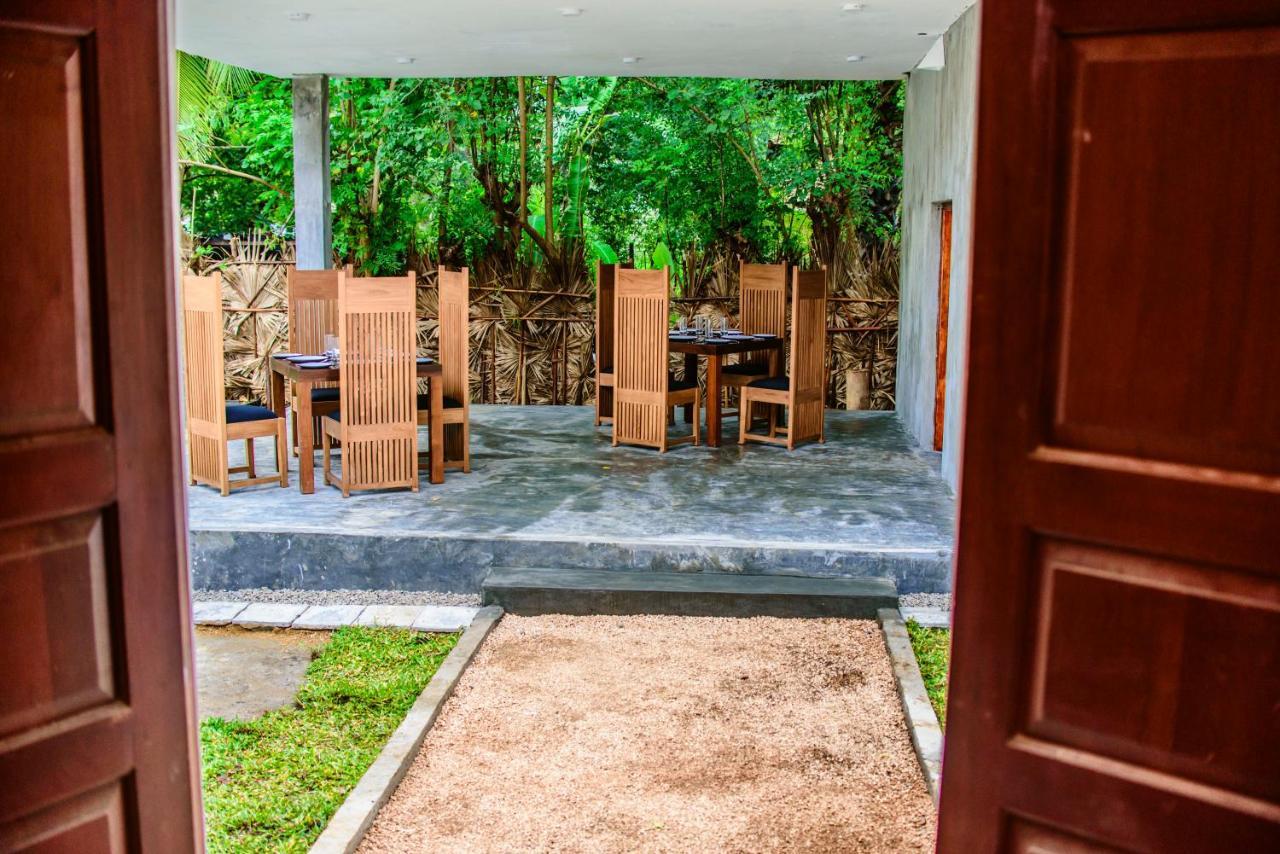 Thambu Illam Hotel Jaffna Bagian luar foto