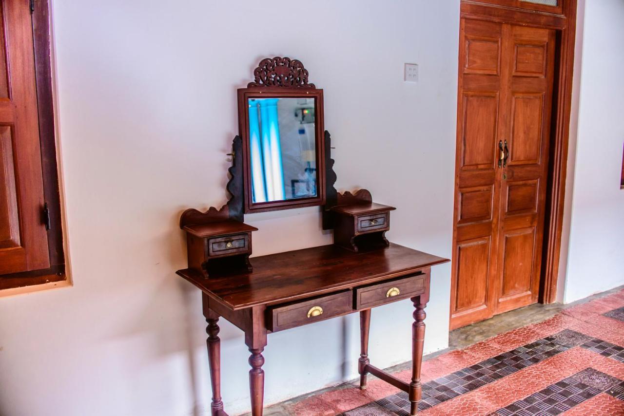Thambu Illam Hotel Jaffna Bagian luar foto
