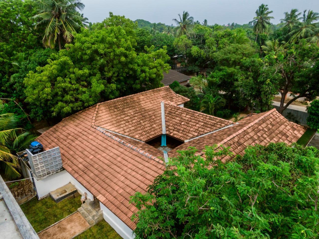 Thambu Illam Hotel Jaffna Bagian luar foto