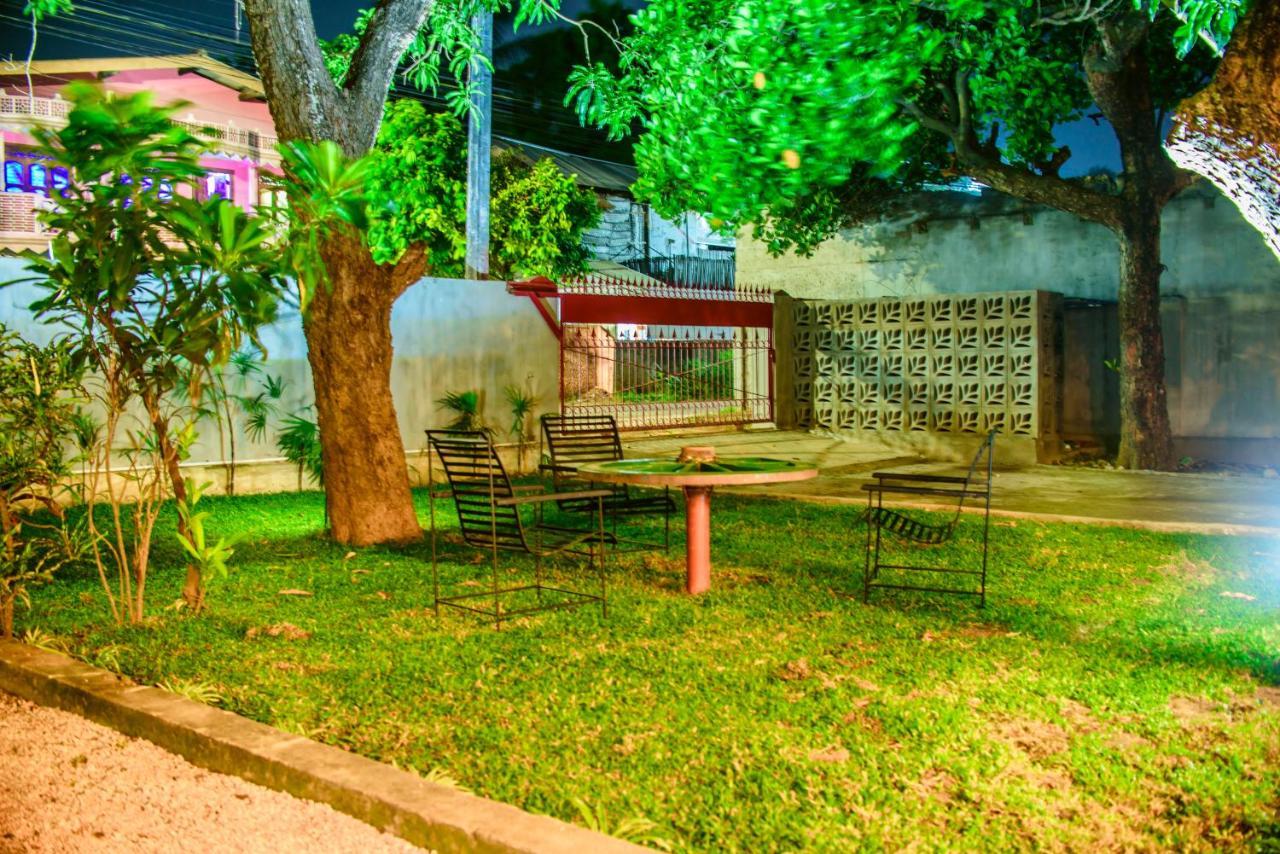 Thambu Illam Hotel Jaffna Bagian luar foto