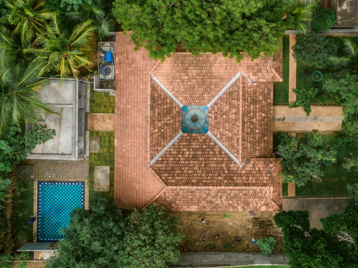 Thambu Illam Hotel Jaffna Bagian luar foto