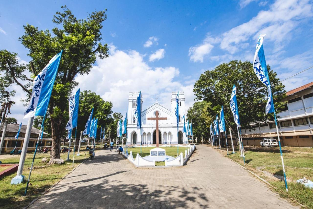 Thambu Illam Hotel Jaffna Bagian luar foto